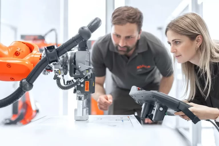 kuka-robot-bakim-servis13